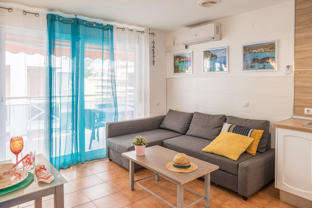Apartamento En ซาลอว์ ภายนอก รูปภาพ