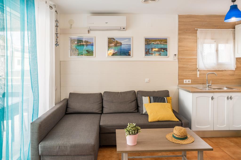 Apartamento En ซาลอว์ ภายนอก รูปภาพ
